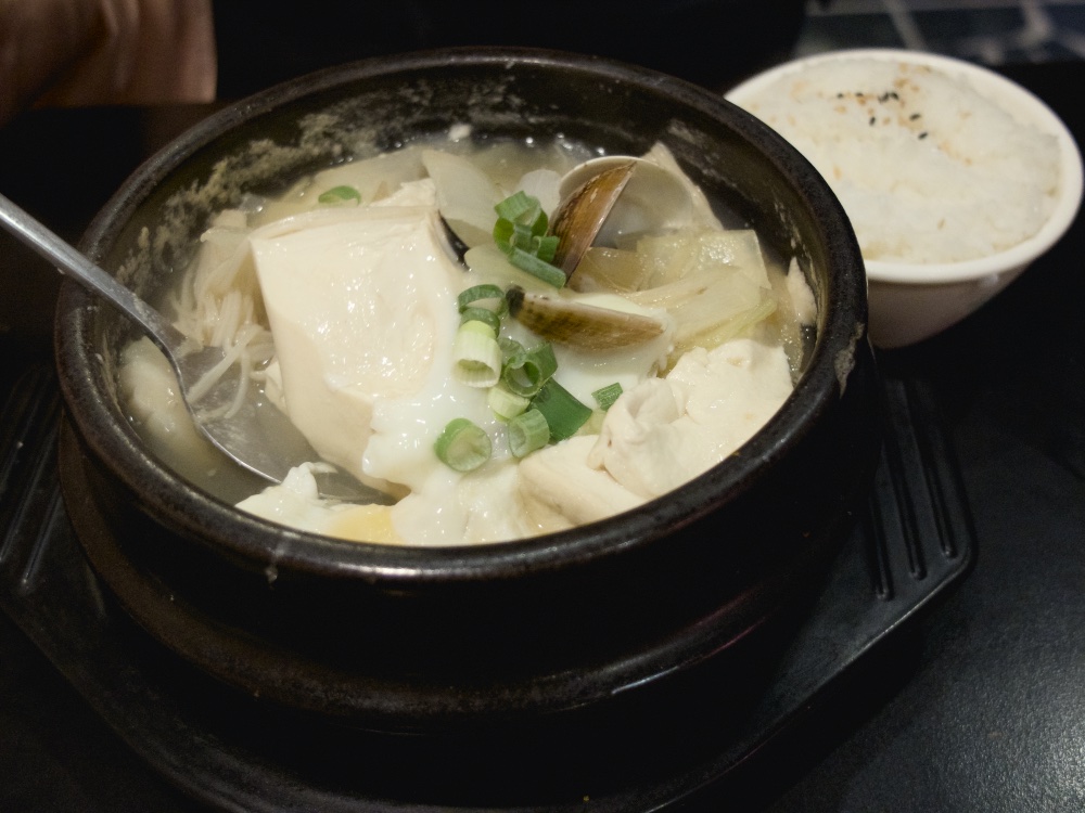 韓歐尼 蛤蜊豆腐鍋