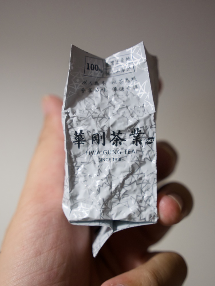 茶包採用華岡茶葉出品的阿里山紅茶