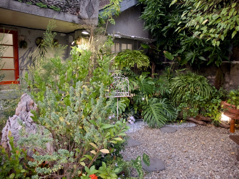 馬村四號眷舍改為文創咖啡廳的庭園現況