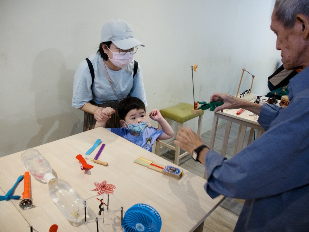 兒童玩具圖書館遇到玩具醫生