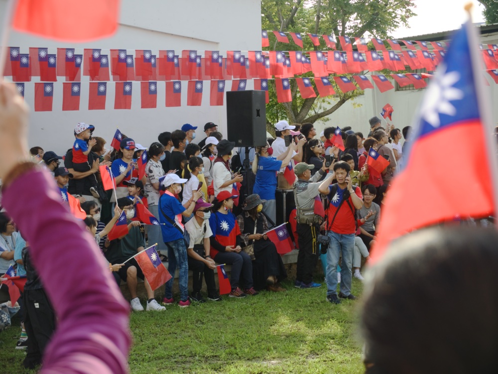 中原文創園區活動 : 2024桃園國慶升旗活動 , 帶小孩領國旗, 看表演