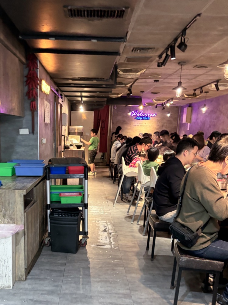 家芬豆花火鍋 店內空間