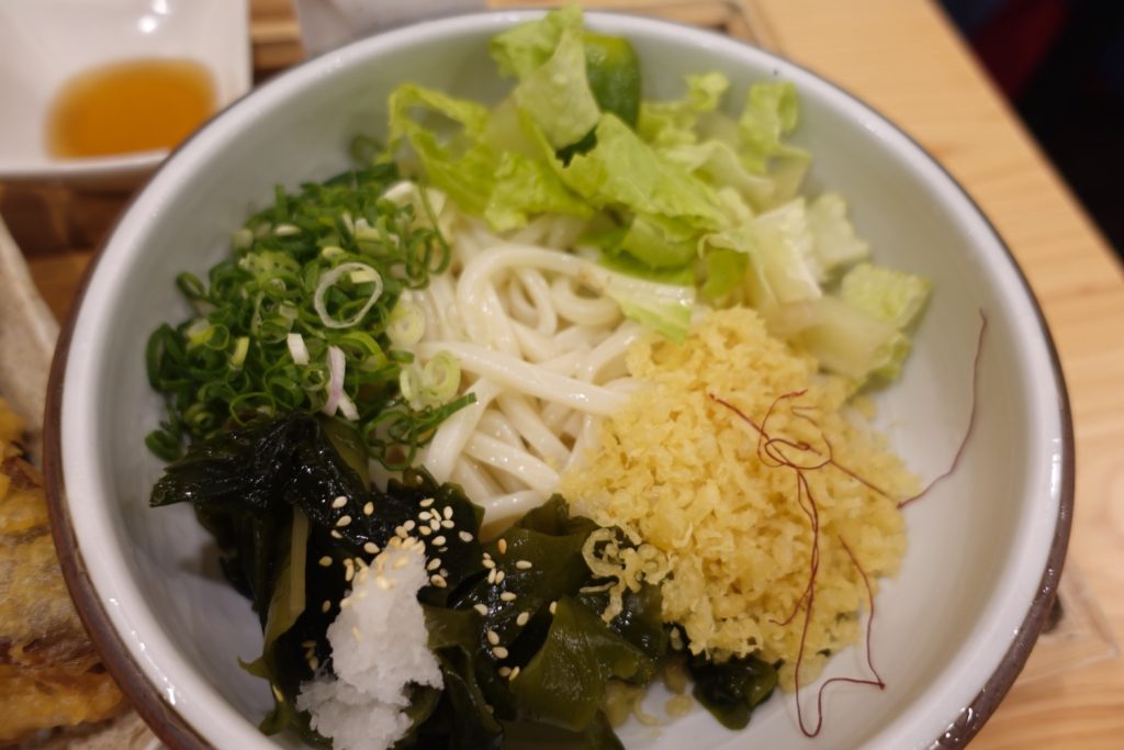 烏龍沾麵是屬於冷麵